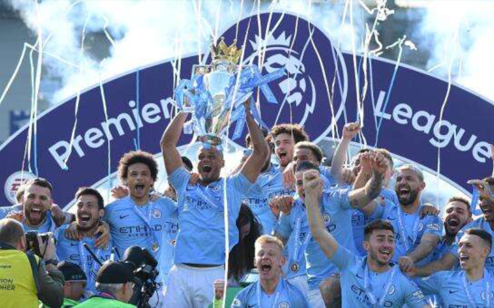 借其强大的 借其强大的